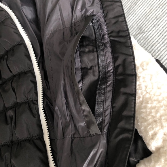 Calvin Klein Vest - Picture 5 of 7